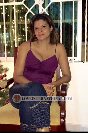 152747 - Yenis Age: 50 - Colombia