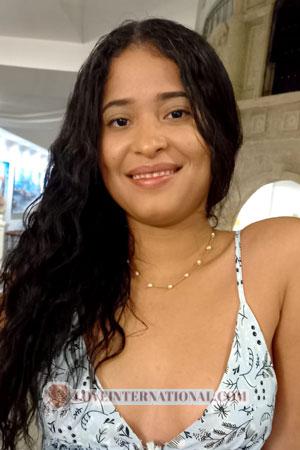 208160 - Paola Age: 29 - Colombia